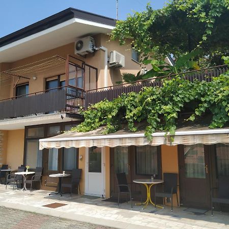 Accomodation Pertout Нова Горица Екстериор снимка