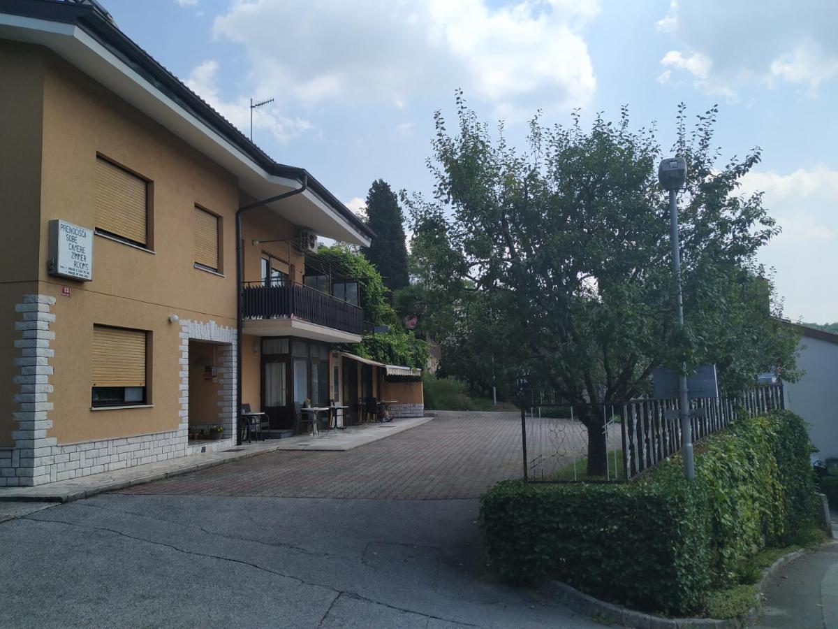 Accomodation Pertout Нова Горица Екстериор снимка
