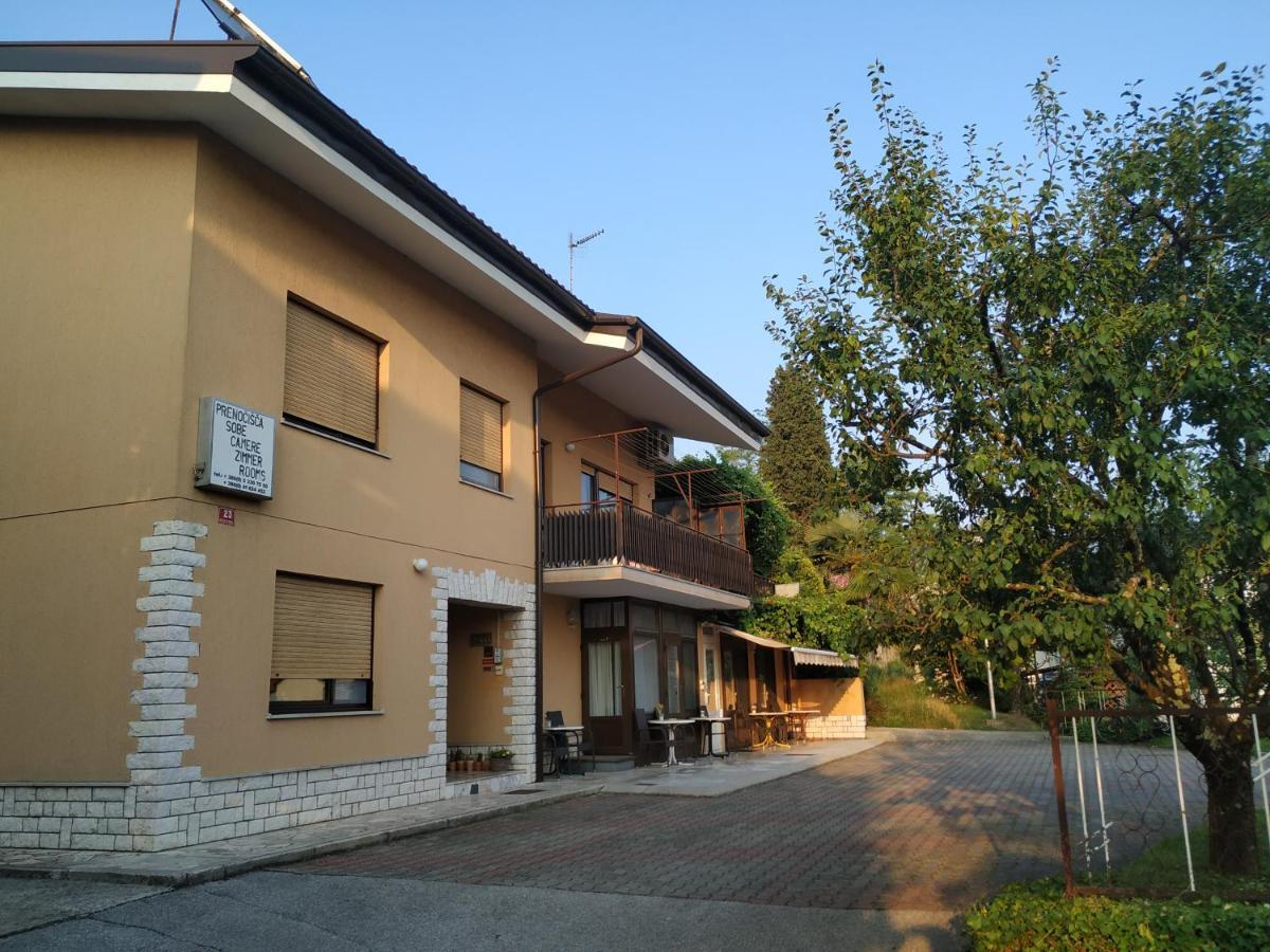 Accomodation Pertout Нова Горица Екстериор снимка