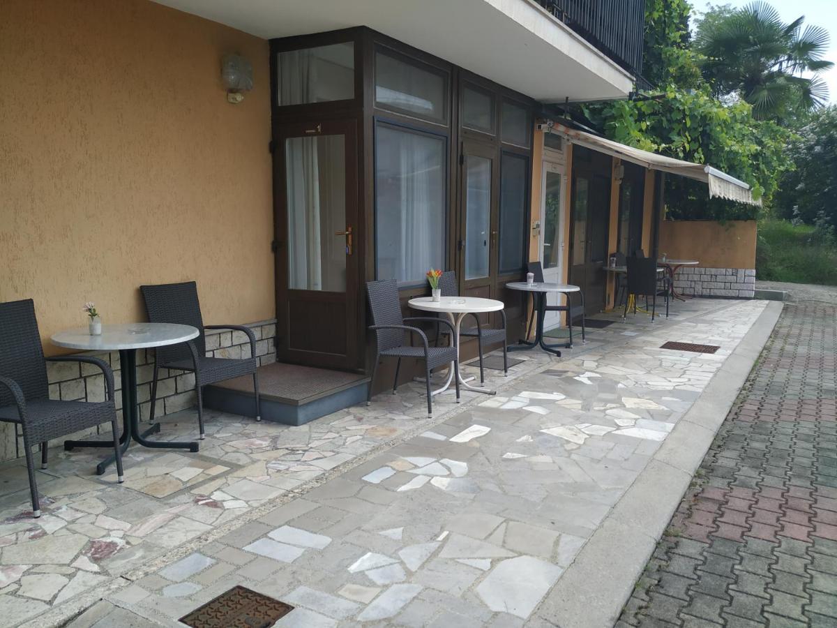 Accomodation Pertout Нова Горица Екстериор снимка