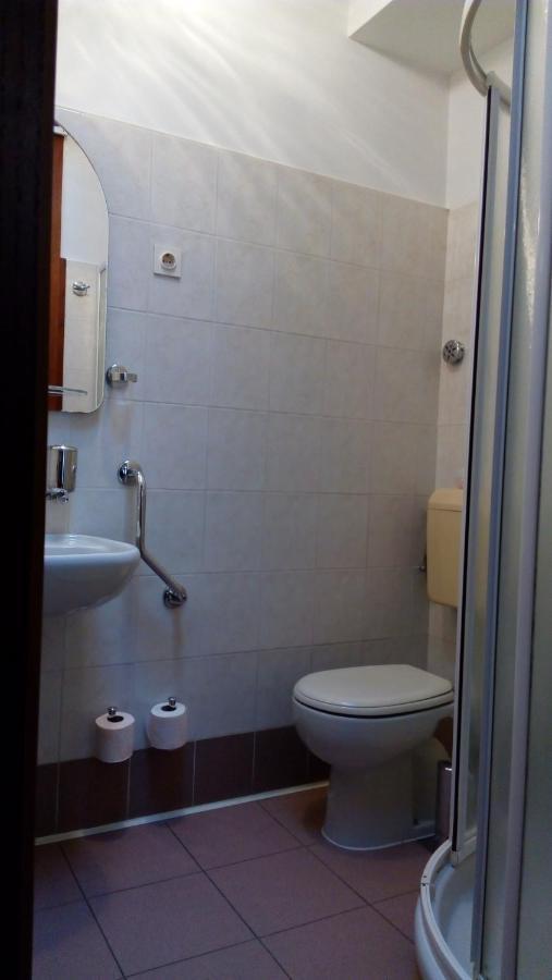 Accomodation Pertout Нова Горица Екстериор снимка