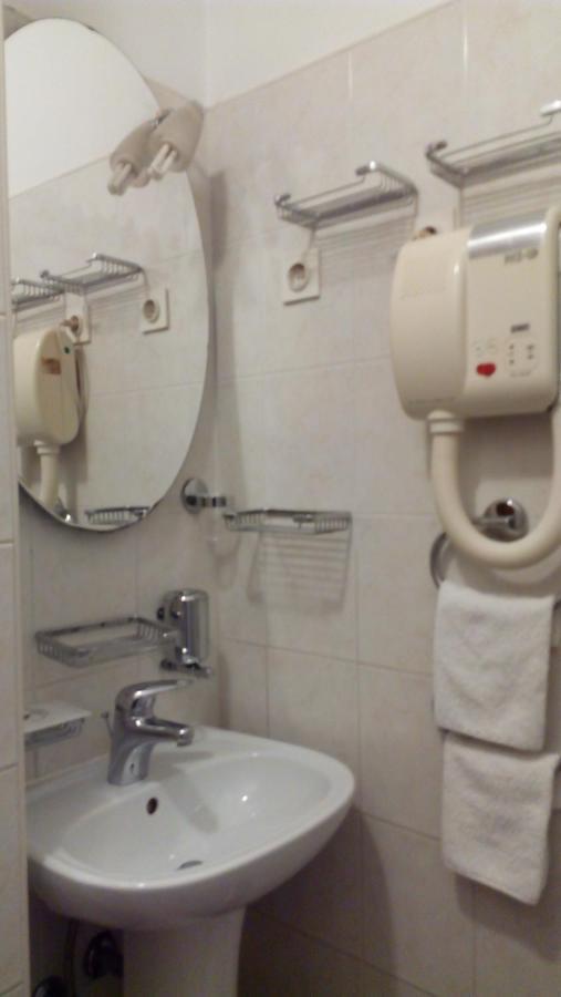 Accomodation Pertout Нова Горица Екстериор снимка