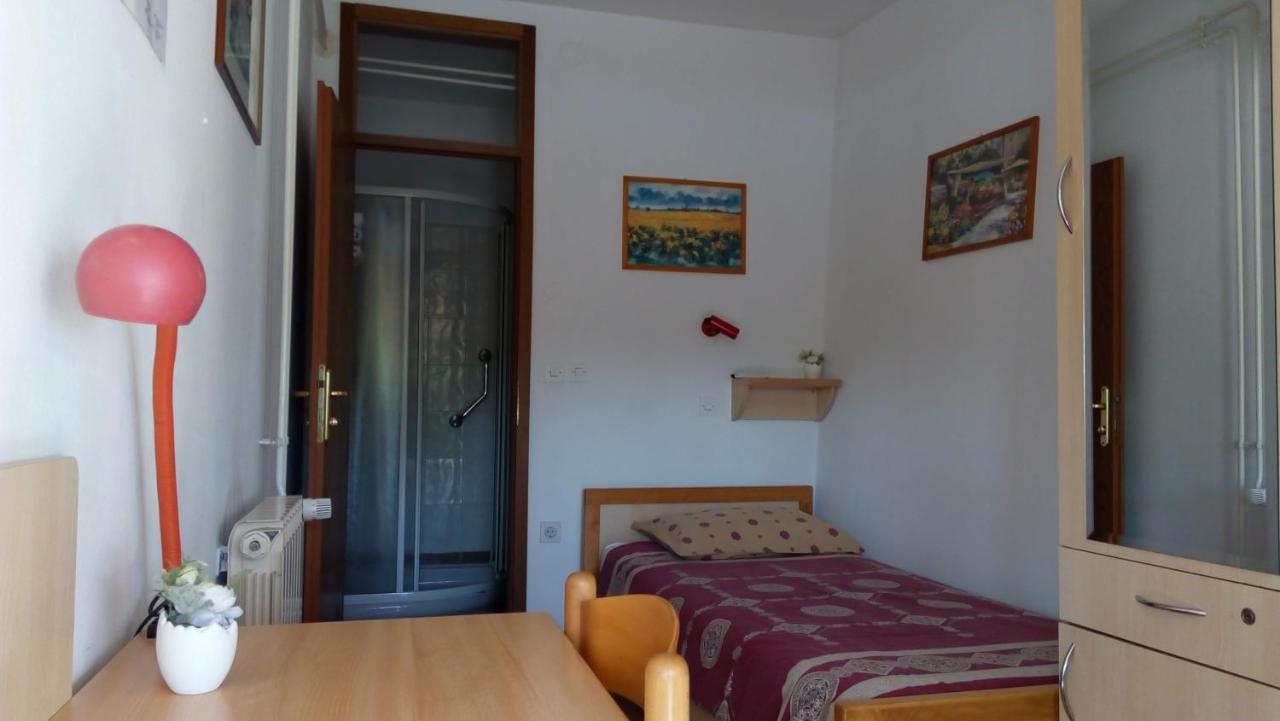 Accomodation Pertout Нова Горица Екстериор снимка