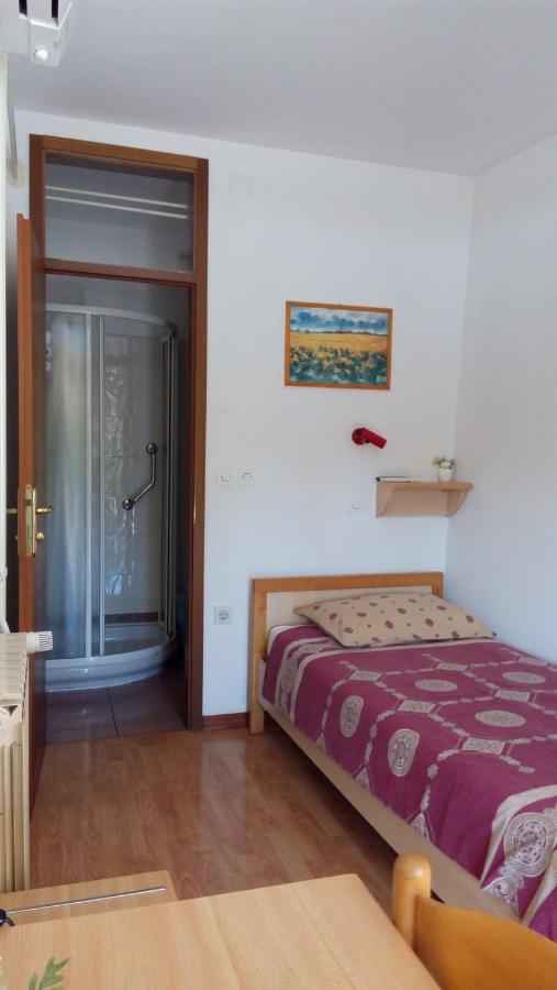 Accomodation Pertout Нова Горица Екстериор снимка